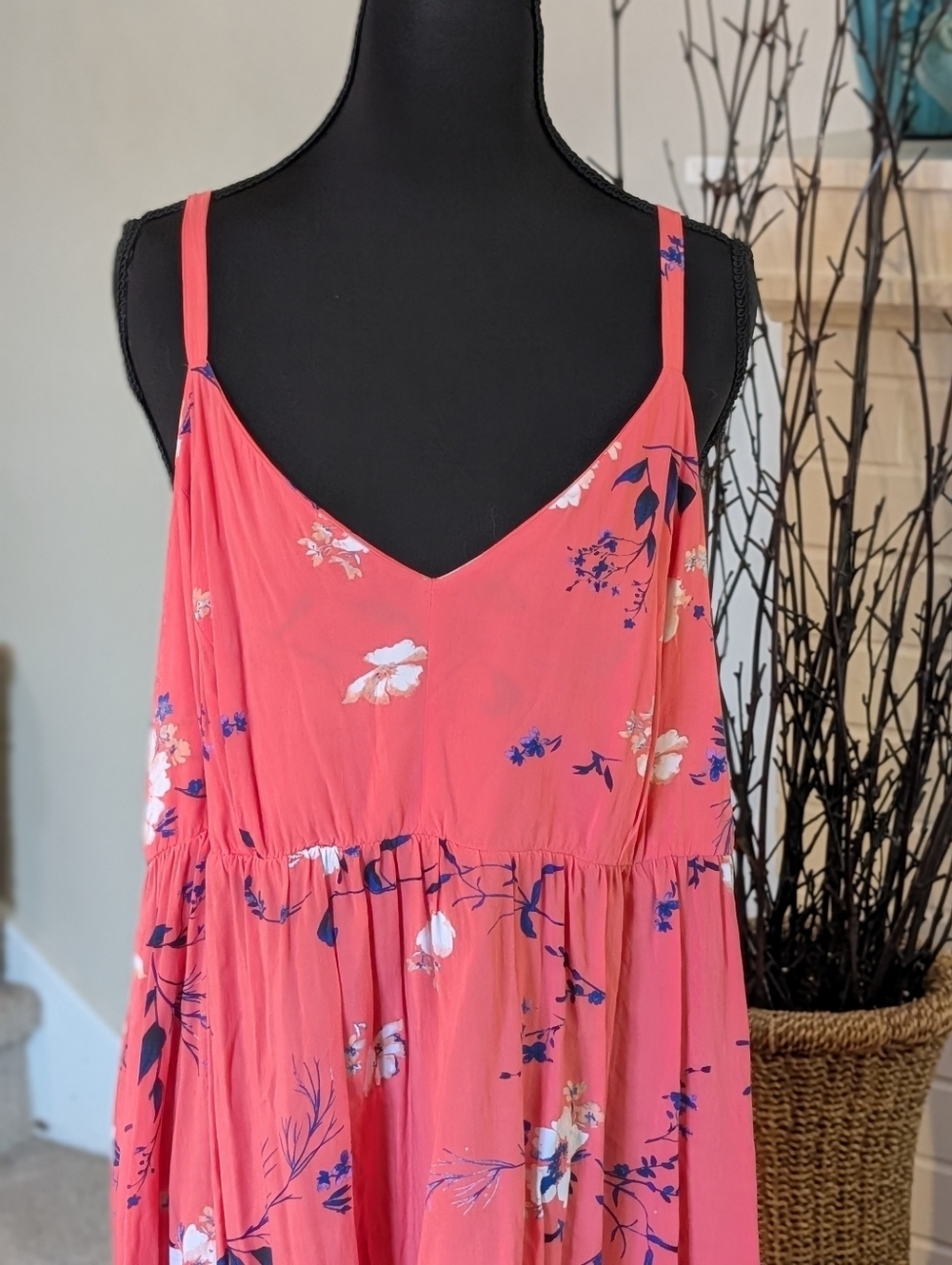 Boutique 1X Coral Floral‎ Babydoll Tank Top Flowy Sleeveless V-Neck Adj Straps